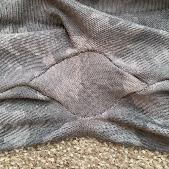 Spanx Camo Crop Leggings - Picture 6 of 7